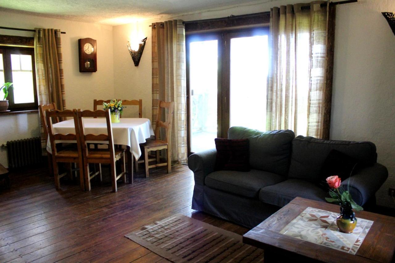 Gungas Hotell Ādaži Exteriör bild