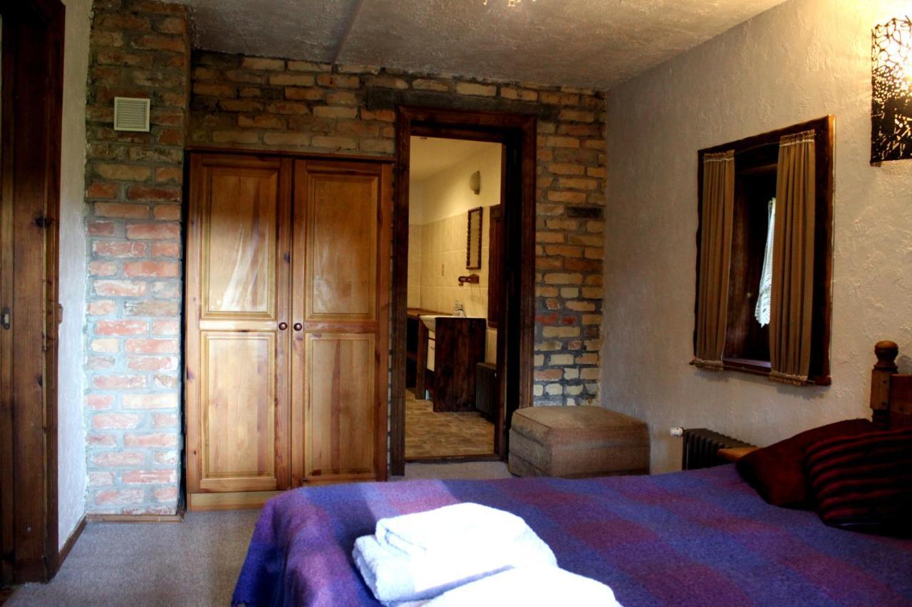 Gungas Hotell Ādaži Exteriör bild