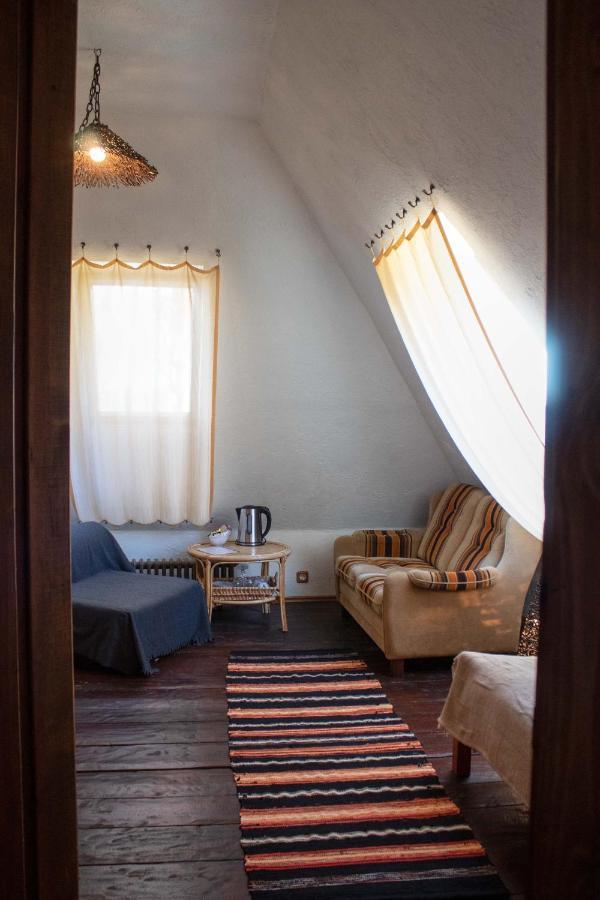 Gungas Hotell Ādaži Exteriör bild